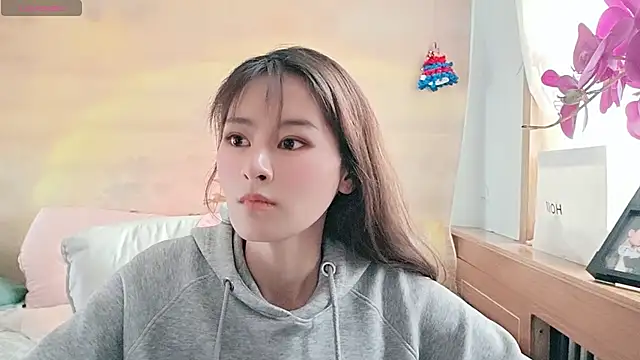 MsTipsy  online show from 19, 4, 2026