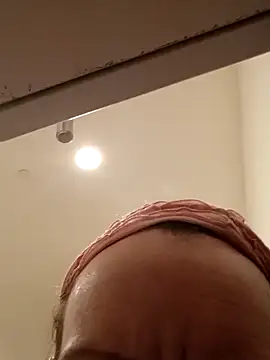 Karebearz1 online show from 28, 11, 2025