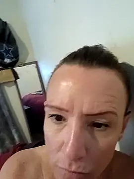 Karebearz1 online show from 9, 3, 2026