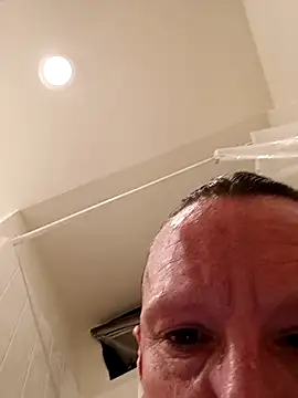 Karebearz1 online show from 25, 4, 2026