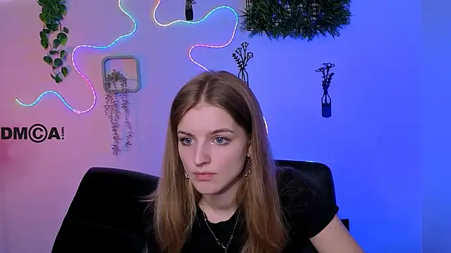 lisa dark  online show from 30, 7, 2026