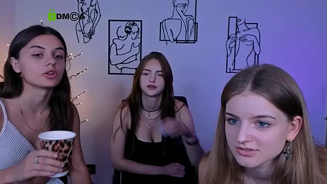 lisa dark  online show from 4, 8, 2026