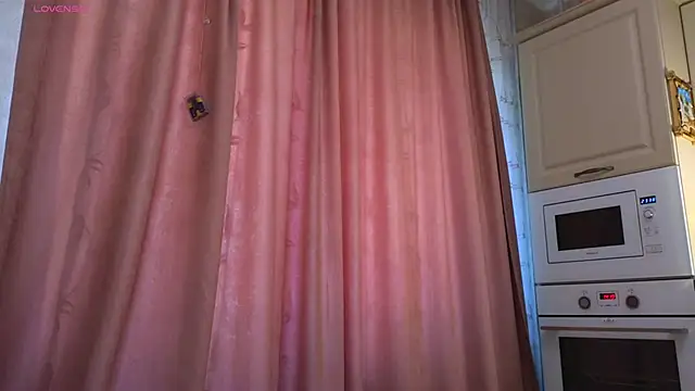 Lovelly molly1 online show from 19, 6, 2026