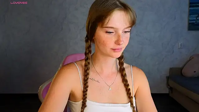 Lovelly molly1 online show from 18, 7, 2026