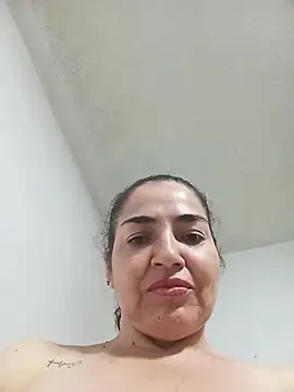 Snapshot of MaryRoze_ chatting on 5, 4, 2026 MaryRoze online show from 5, 4, 2026