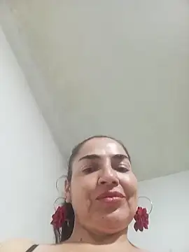 Snapshot of MaryRoze_ chatting on 7, 4, 2026 MaryRoze online show from 7, 4, 2026