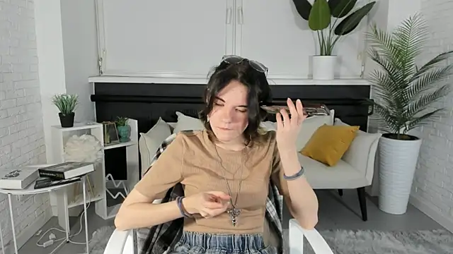 ClarindaKopischke online show from 12, 11, 2025