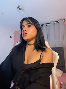 Snapshot of Veronica_Kane chatting on 3, 11, 2025 Veronica Kane online show from 3, 11, 2025