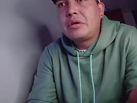 Snapshot of NathanielLux29 chatting on 4, 11, 2025 NathanielLux29 online show from 4, 11, 2025