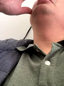 Snapshot of NathanielLux29 chatting on 5, 11, 2025 NathanielLux29 online show from 5, 11, 2025