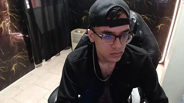 Snapshot of jhon_sex18 chatting on 6, 11, 2025 jhon sex18 online show from 6, 11, 2025