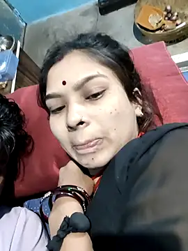 Snapshot of Cute_Arushi chatting on 8, 11, 2025 Cute Arushi online show from 8, 11, 2025