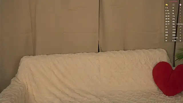 Snapshot of tinyanie chatting on 6, 4, 2026 tinyanie online show from 6, 4, 2026