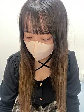 Snapshot of emiri_da_nyan chatting on 18, 5, 2026 emiri da nyan online show from 18, 5, 2026