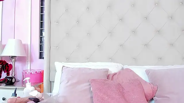 scarlett leblanc  online show from 23, 3, 2026