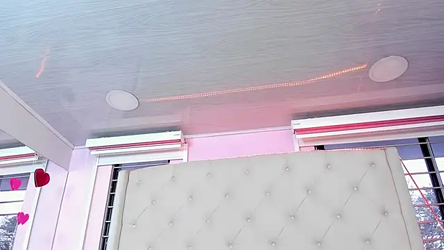 scarlett leblanc  online show from 11, 4, 2026