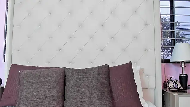 scarlett leblanc  online show from 14, 4, 2026