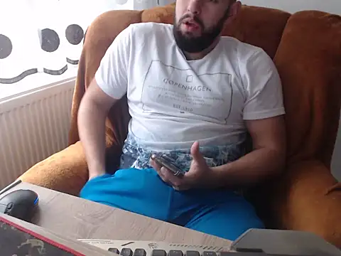 Snapshot of strongcoffee10 chatting on 12, 11, 2025 strongcoffee10 online show from 12, 11, 2025