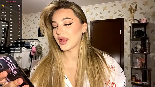 OrethaEredia online show from 17, 11, 2025