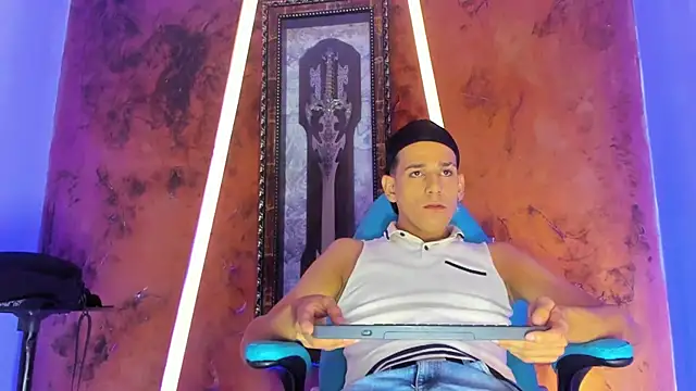 Snapshot of noah_deluxe chatting on 31, 10, 2025 noah deluxe online show from 31, 10, 2025