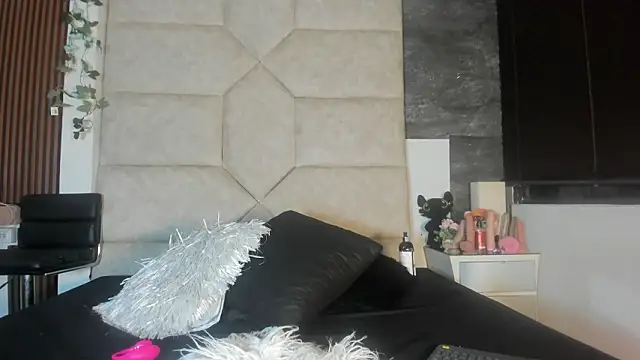 Liia Leens online show from 17, 2, 2026