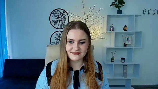 Snapshot of NinaSavkoo chatting on 3, 11, 2025 NinaSavkoo online show from 3, 11, 2025