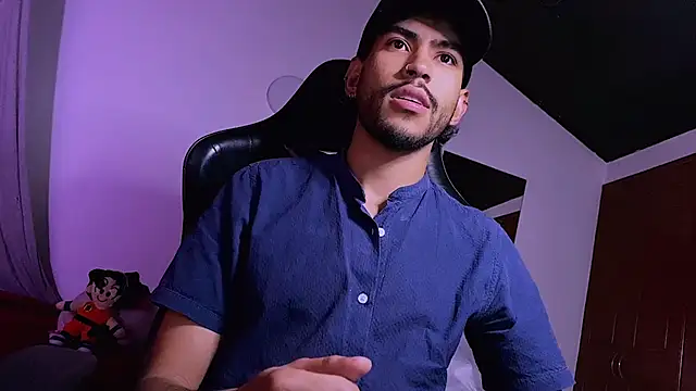 Snapshot of 3v1l chatting on 3, 3, 2026 3v1l online show from 3, 3, 2026