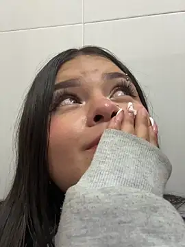 Snapshot of Camila_Duarte_ chatting on 5, 11, 2025 Camila Duarte online show from 5, 11, 2025