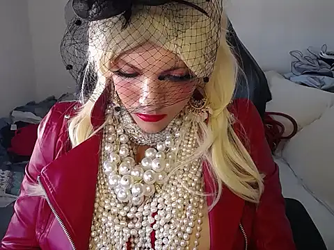 VanesaCrossic online show from 15, 10, 2025