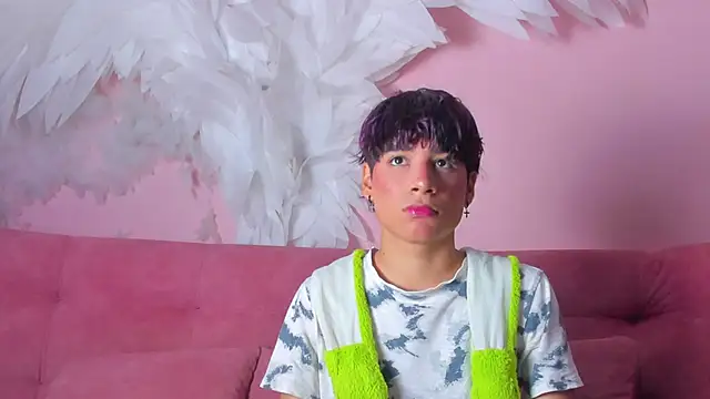 Leo Glow online show from 6, 2, 2026