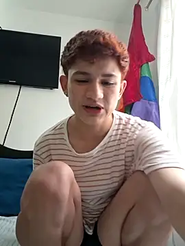 Snapshot of Apolitoo chatting on 31, 10, 2025 Apolitoo online show from 31, 10, 2025