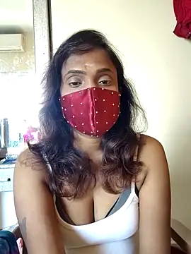 Queen-dhivya online show from 4, 3, 2026