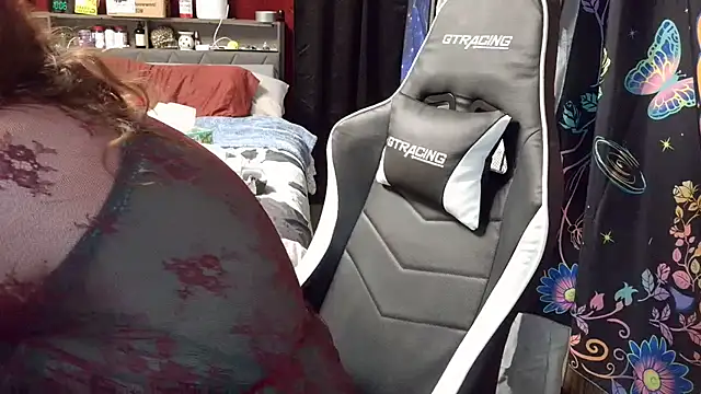 Amberstardusk online show from 17, 12, 2025