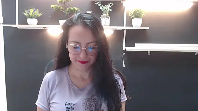 Lauryn Jones online show from 8, 4, 2026