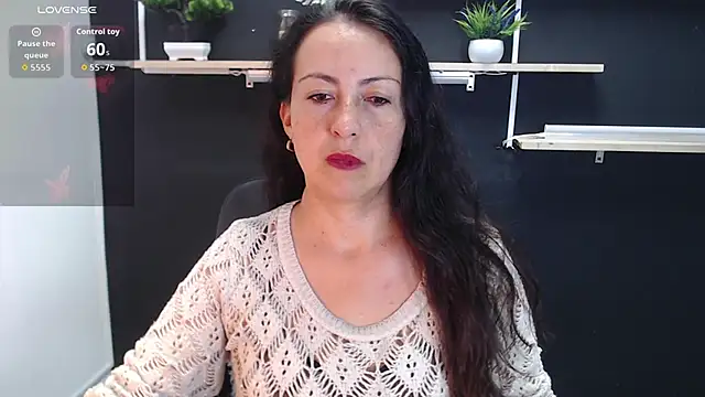 Lauryn Jones online show from 13, 5, 2026
