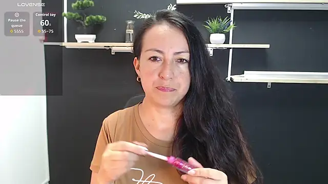 Lauryn Jones online show from 19, 5, 2026