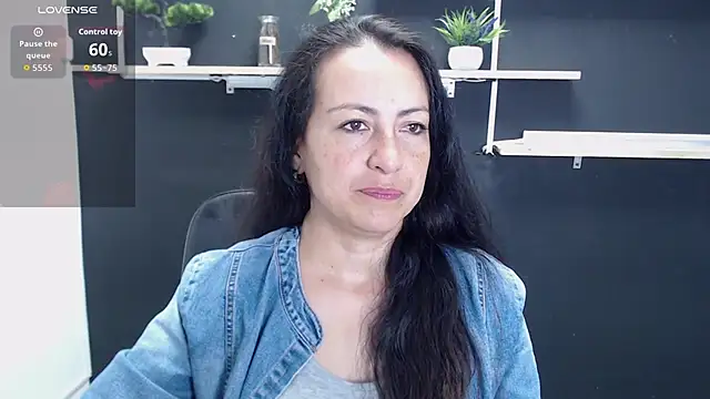 Lauryn Jones online show from 26, 5, 2026