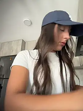 Brunettecollins05 online show from 29, 6, 2026