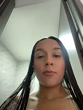 Brunettecollins05 online show from 18, 7, 2026