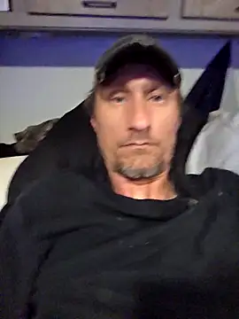 Snapshot of StringHerBell chatting on 2, 11, 2025 StringHerBell online show from 2, 11, 2025