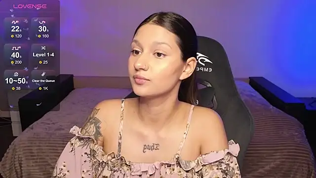 Snapshot of Nikol_Goldysss chatting on 6, 11, 2025 Nikol Goldysss online show from 6, 11, 2025