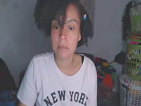 shayna cute online show from 15, 5, 2026