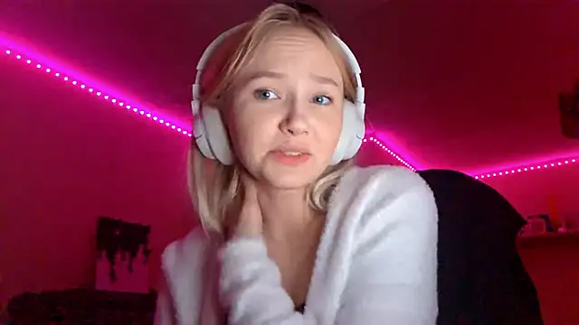 KarinRobertson online show from 11, 11, 2025