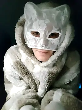 Snapshot of AnimalModeLive chatting on 10, 11, 2025 AnimalModeLive online show from 10, 11, 2025