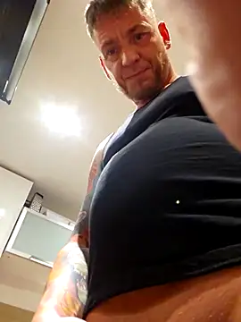 Snapshot of tom_tom83 chatting on 11, 2, 2026 tom tom83 online show from 11, 2, 2026