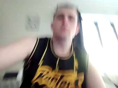 Snapshot of 2hard2tame chatting on 4, 11, 2025 2hard2tame online show from 4, 11, 2025