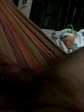 Snapshot of tuntuntiburon chatting on 3, 11, 2025 tuntuntiburon online show from 3, 11, 2025