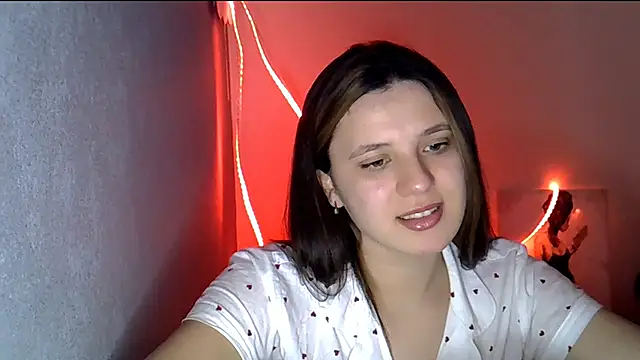 Snapshot of KiraHoney chatting on 8, 2, 2026 KiraHoney online show from 8, 2, 2026