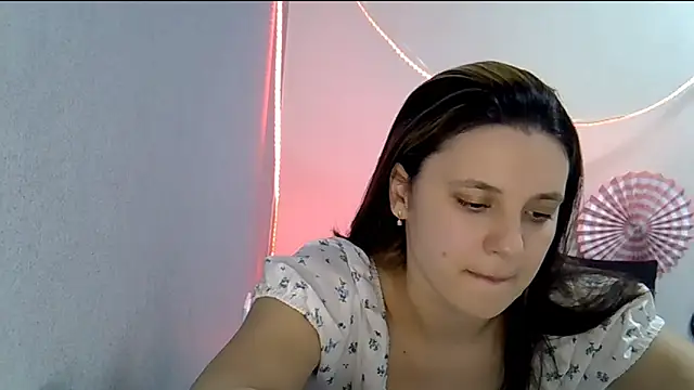 Snapshot of KiraHoney chatting on 27, 2, 2026 KiraHoney online show from 27, 2, 2026