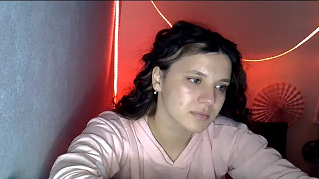 Snapshot of KiraHoney chatting on 2, 3, 2026 KiraHoney online show from 2, 3, 2026